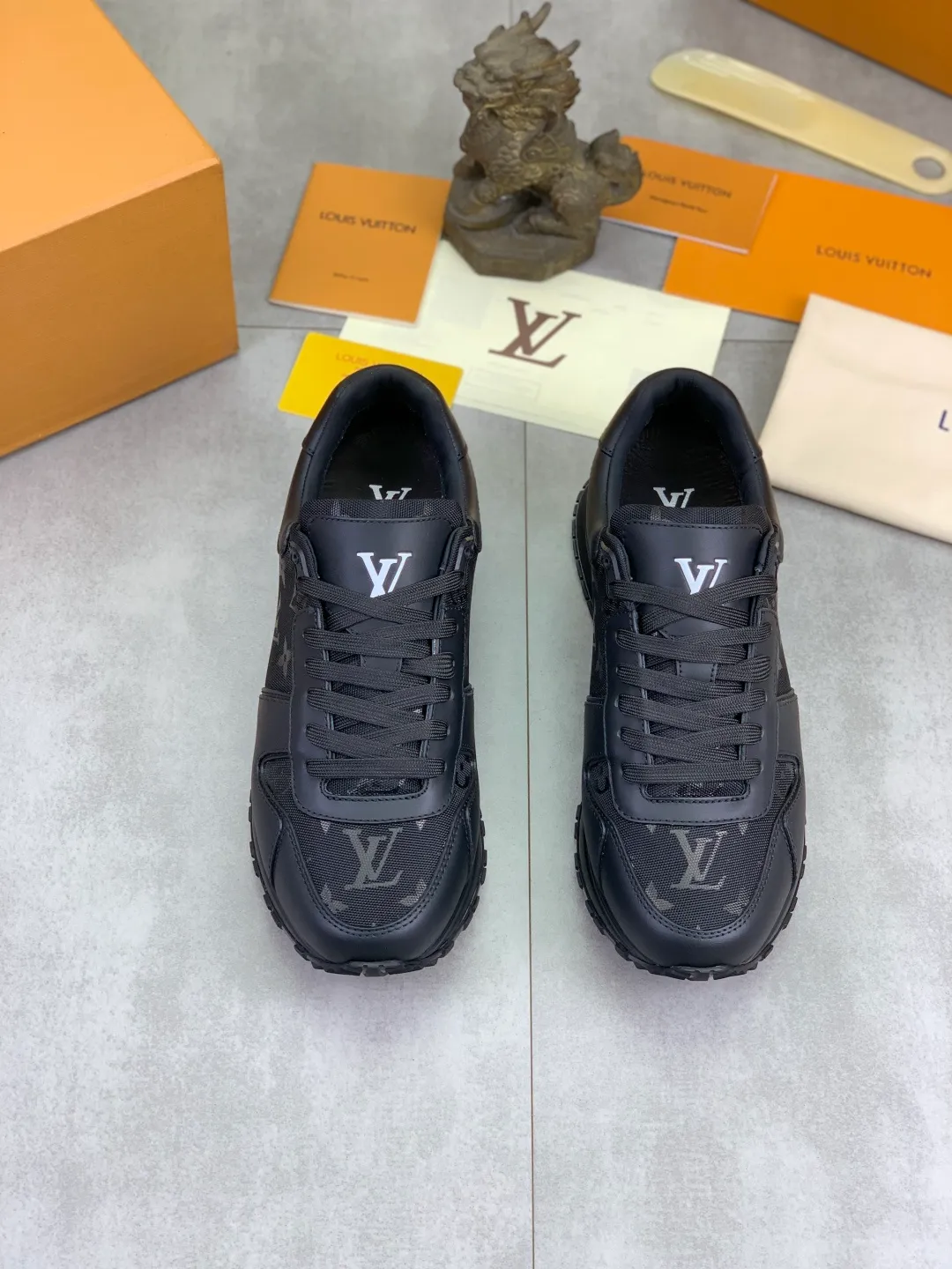 Men's men's shoes P680 new style 💶[LOUIS VUITTON] (original order) new style 🍀LV Louis Vuitton * - top version of LV classic trendy shoes! Use imported original cowhide and water-dyed cowhide lining. The latest original wear-resistant TPU combination outsole! High quality products! Multiple colors available, code number: 39-45 (46 customized)